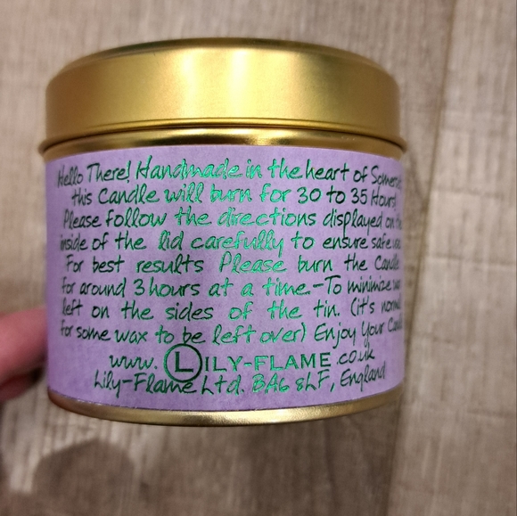 LILY-FLAME 'Parma Violets' Candle - Picture 2 of 4